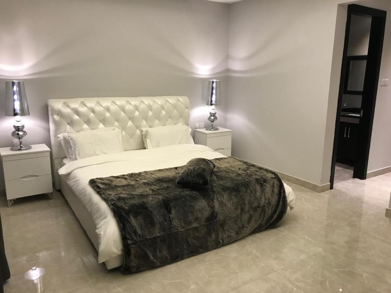 Al Manzil Residence Hidd2 Манама Екстериор снимка