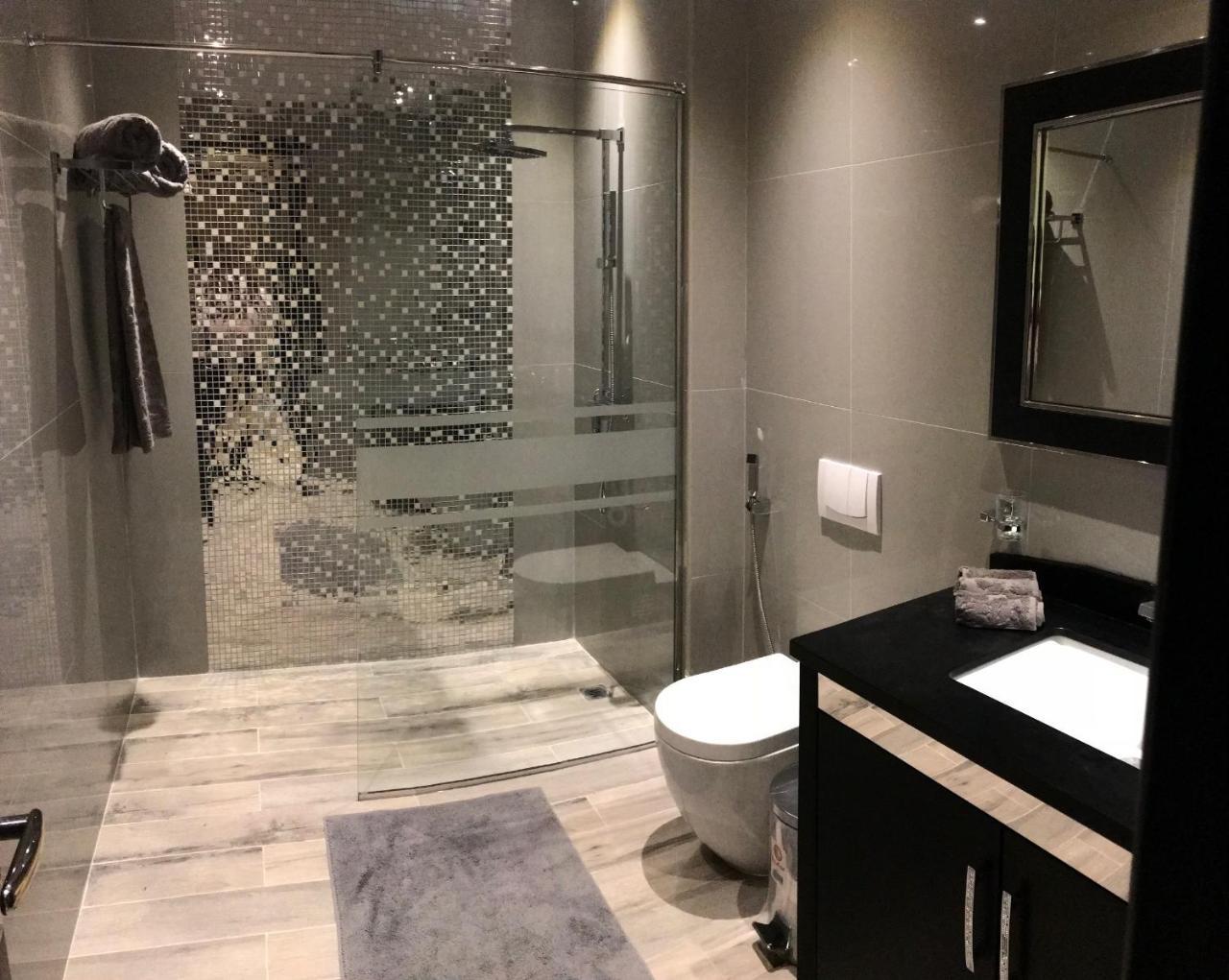 Al Manzil Residence Hidd2 Манама Екстериор снимка